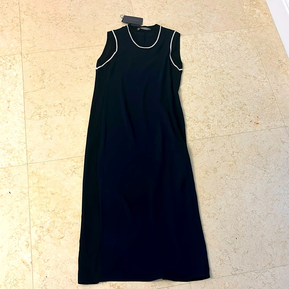 Long sleeveless dress